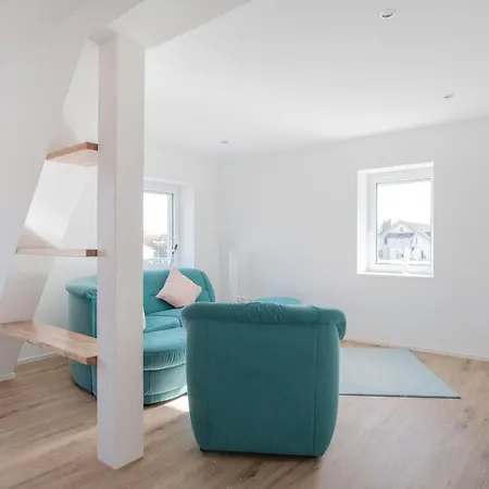 Apartamento Neusaniertes 3familienhaus Am Bahnhof Wyhlen 7min Von Basel Ch