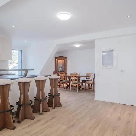 Apartamento Neusaniertes 3familienhaus Am Bahnhof Wyhlen 7min Von Basel Ch Grenzach-Wyhlen