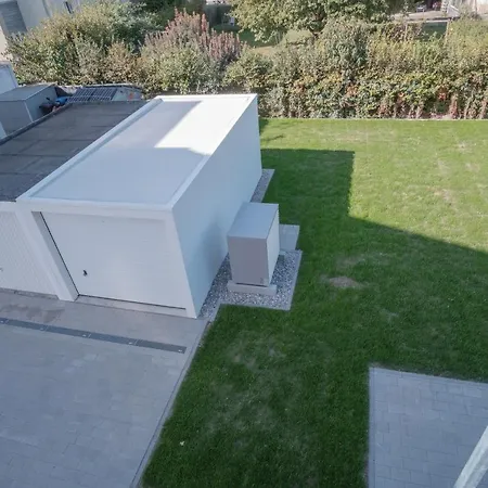 Апартаменты Neusaniertes 3familienhaus Am Bahnhof Wyhlen 7min Von Basel Ch