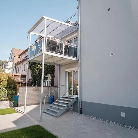 Neusaniertes 3familienhaus Am Bahnhof Wyhlen 7min Von Basel Ch Apartamento Grenzach-Wyhlen