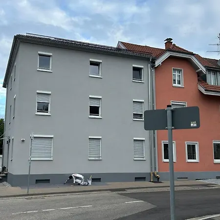 Neusaniertes 3familienhaus Am Bahnhof Wyhlen 7min Von Basel Ch Апартаменты Гренцах-Вилен