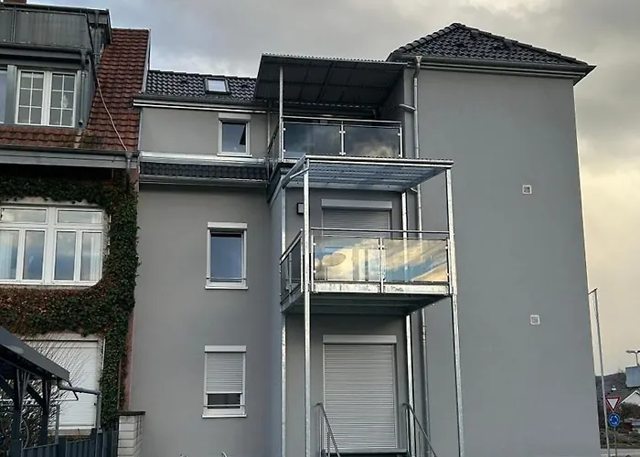 Neusaniertes 3familienhaus Am Bahnhof Wyhlen 7min Von Basel Ch 公寓 *