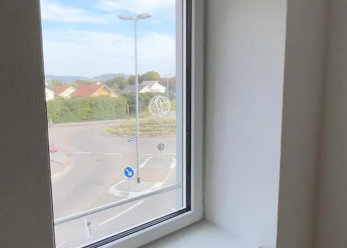 Neusaniertes 3familienhaus Am Bahnhof Wyhlen 7min Von Basel Ch Апартаменты *