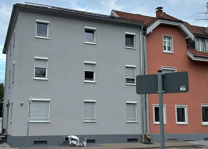 Neusaniertes 3familienhaus Am Bahnhof Wyhlen 7min Von Basel Ch Апартаменты Гренцах-Вилен