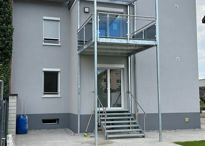 Neusaniertes 3familienhaus Am Bahnhof Wyhlen 7min Von Basel Ch * Гренцах-Вилен